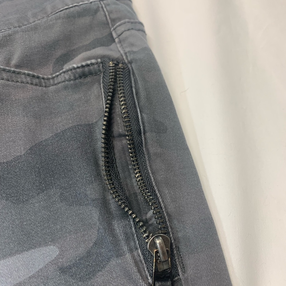 Democracy Ab Technology - image 4